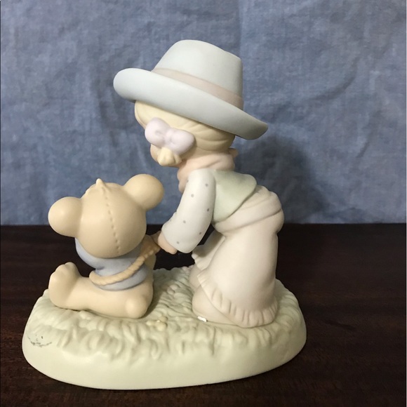 VINTAGE Precious Moments Porcelain Figurine - Picture 4 of 5
